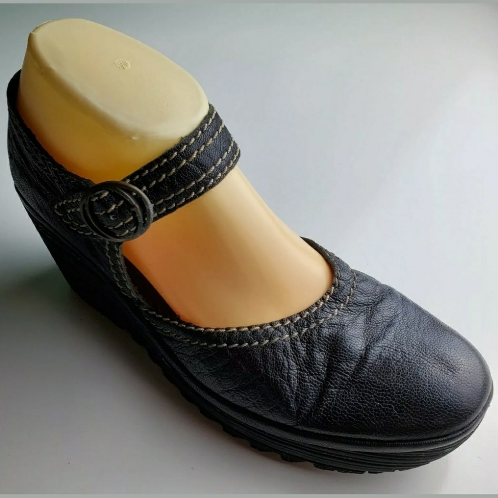 Fly London wedge
